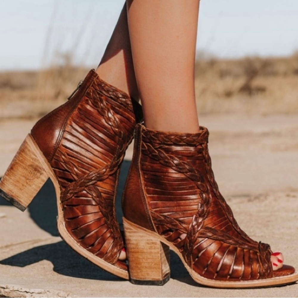 Freebird Bela Bootie Sandals - Picture 6 of 6